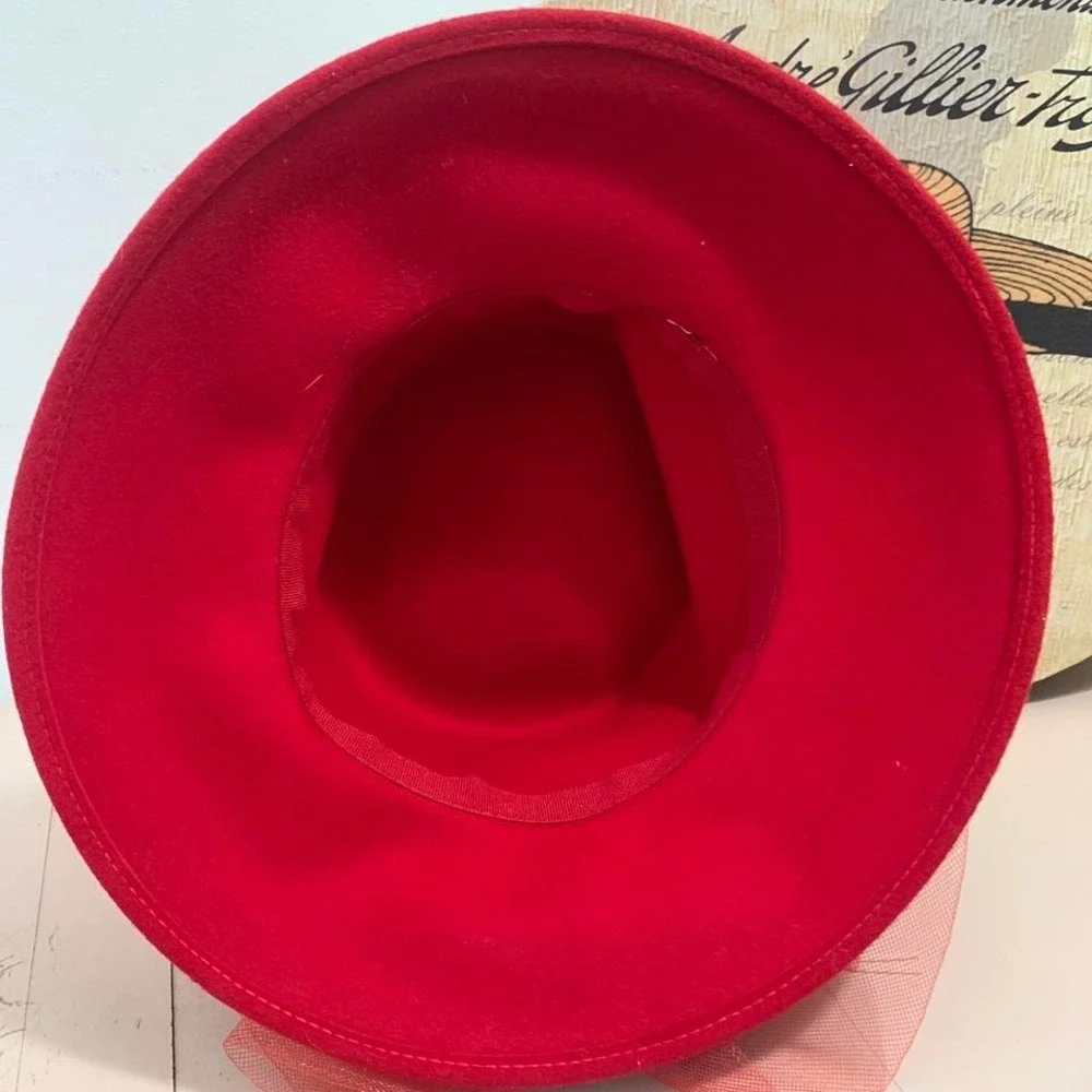 1960's vintage classic red fascinator hat with flower and pearl‎ details